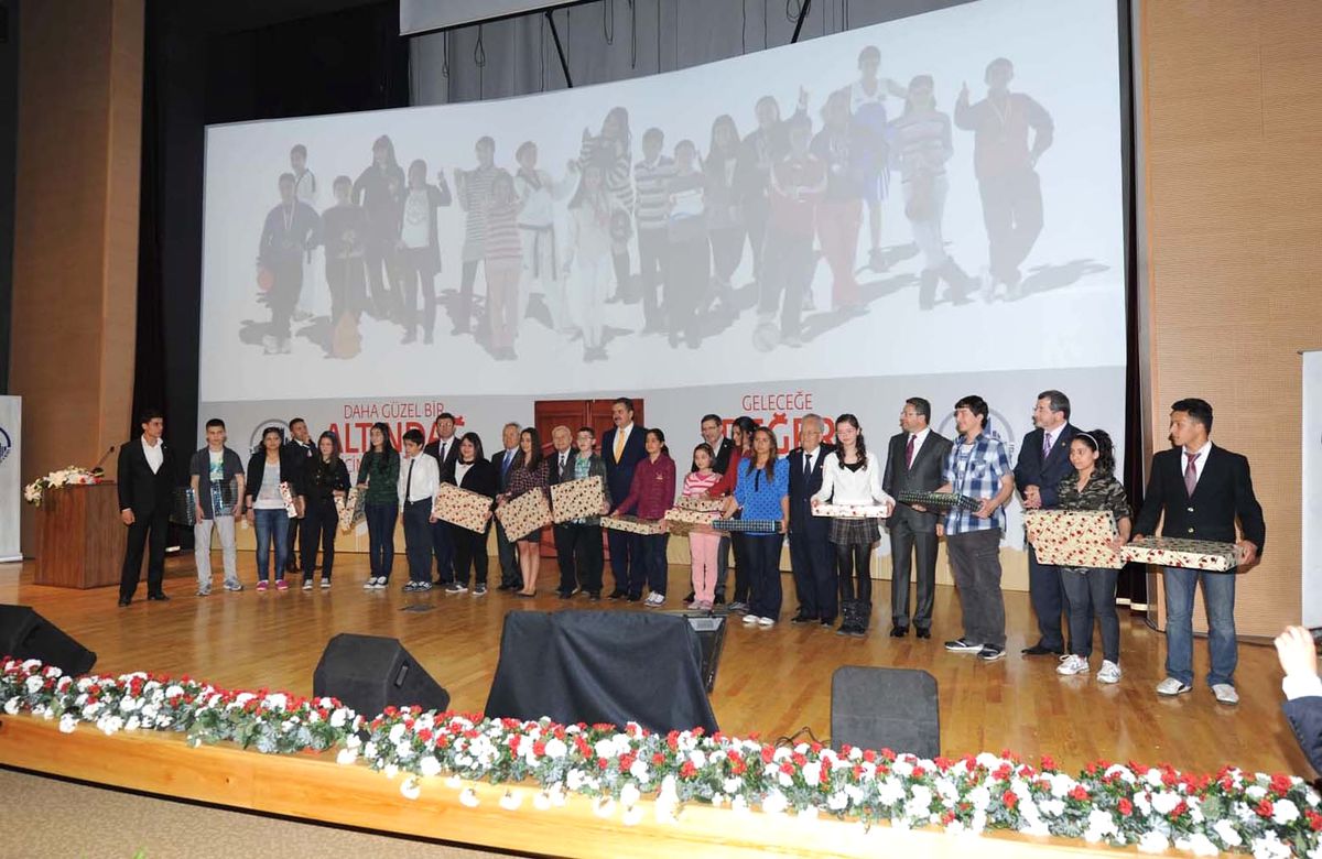 Altındağ Belediyesi 2013\'e Zirvede Girdi