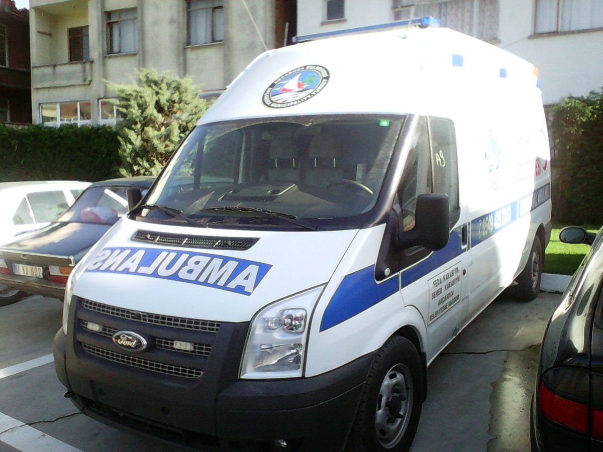 Hayırsever İş Adamı Karabıyık\'tan Tam Donanımlı Ambulans