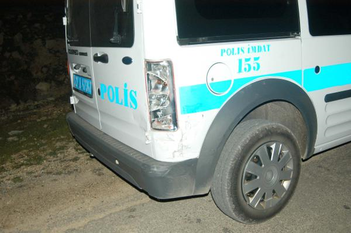 Kamyoneti Polislerin Üzerine Sürüp Kaçtılar