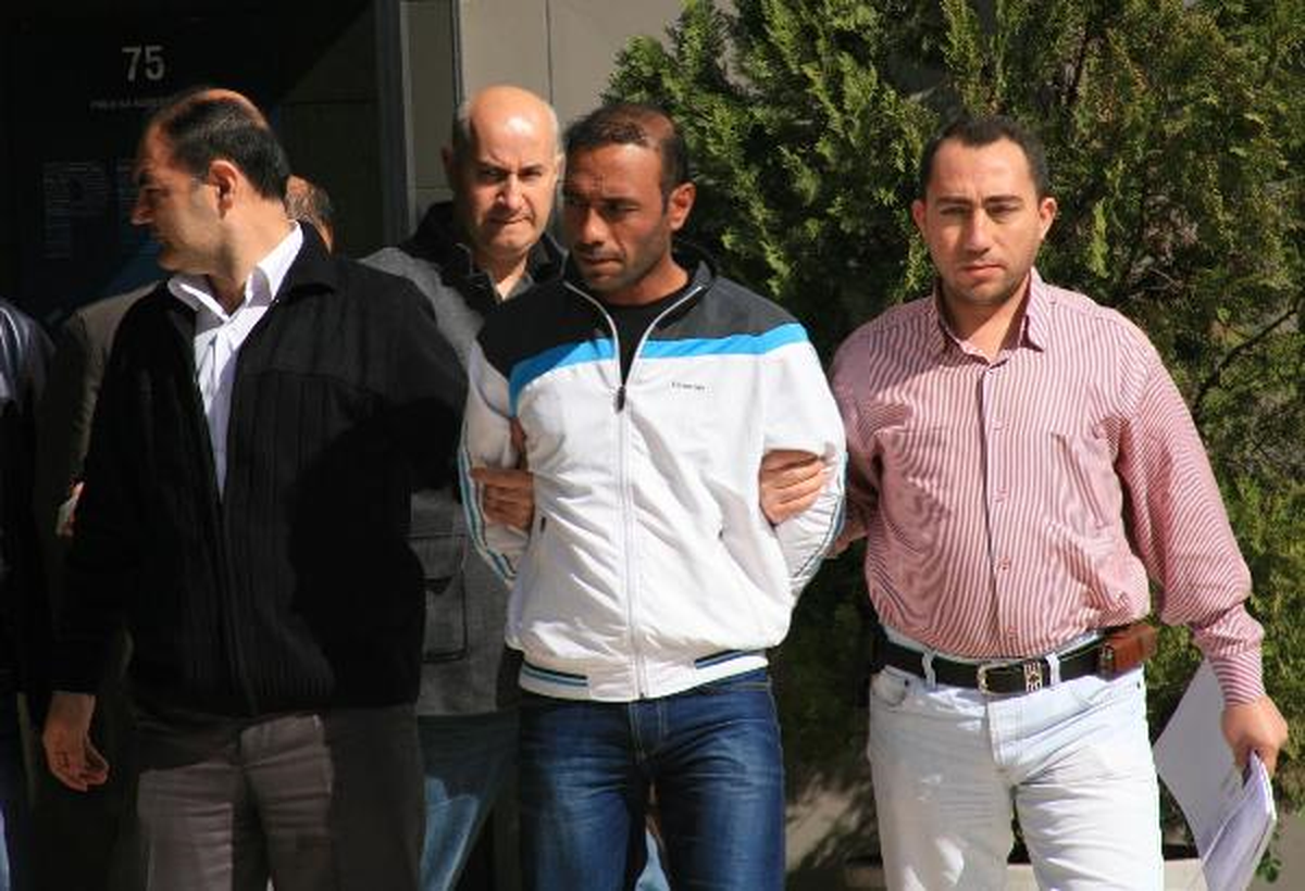 Kendilerini Polis Olarak Tanıtıp Dolandıracaklardı