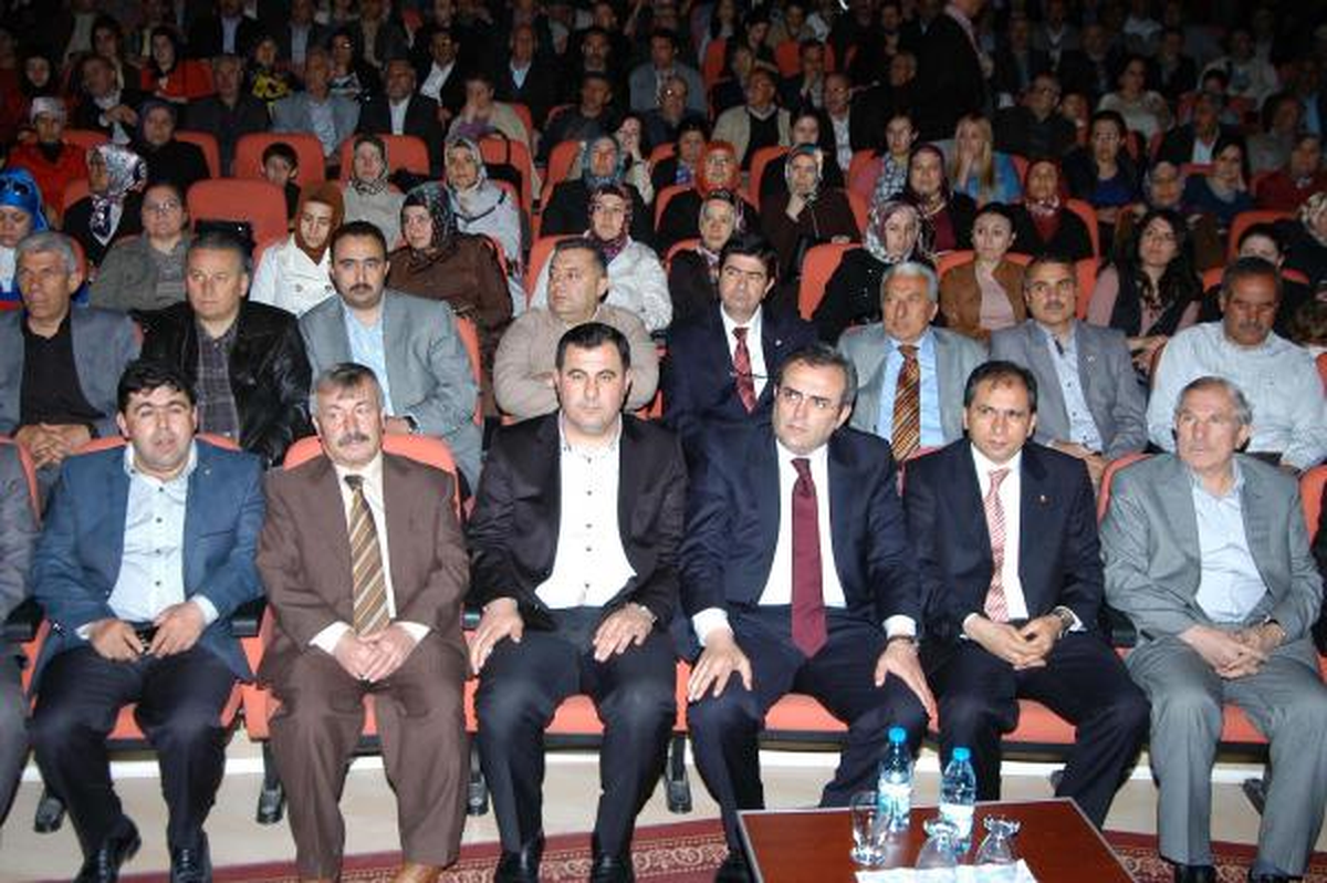 Kılıçdaroğlu\'na \'Sistem Cahili\' Eleştirisi