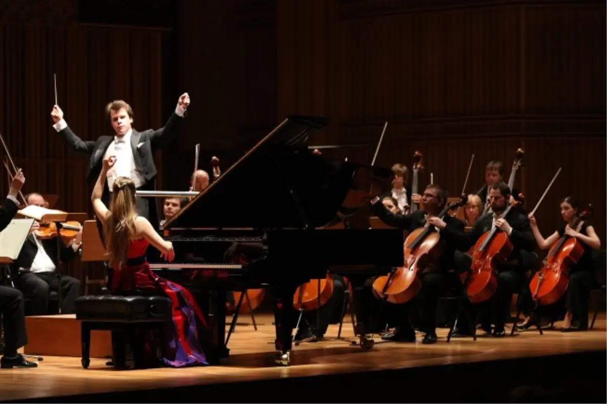 Lise de La Salle, Prag Filarmoni ile İş Sanat\'taydı