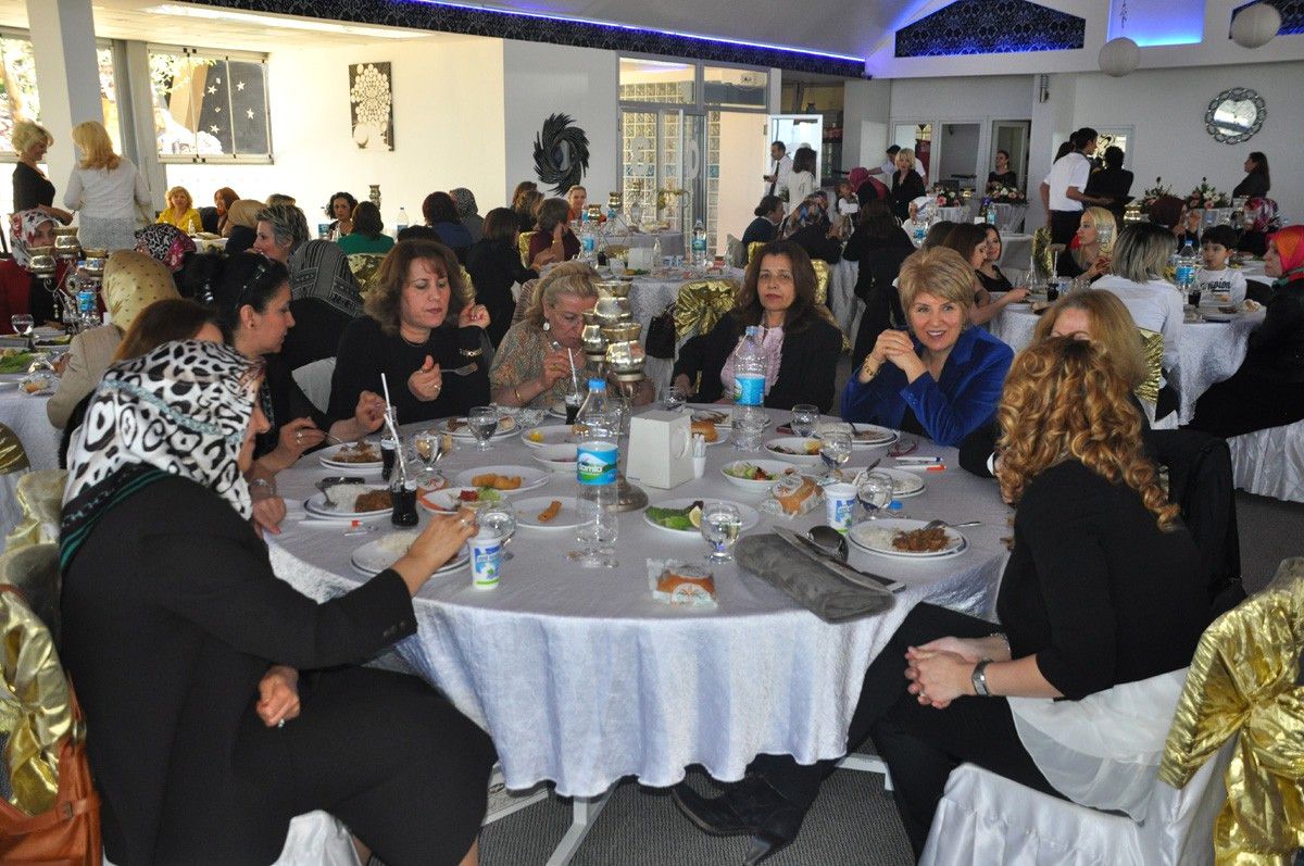 Malatyalı Bayanlar\'dan Eğitime Büyük Destek