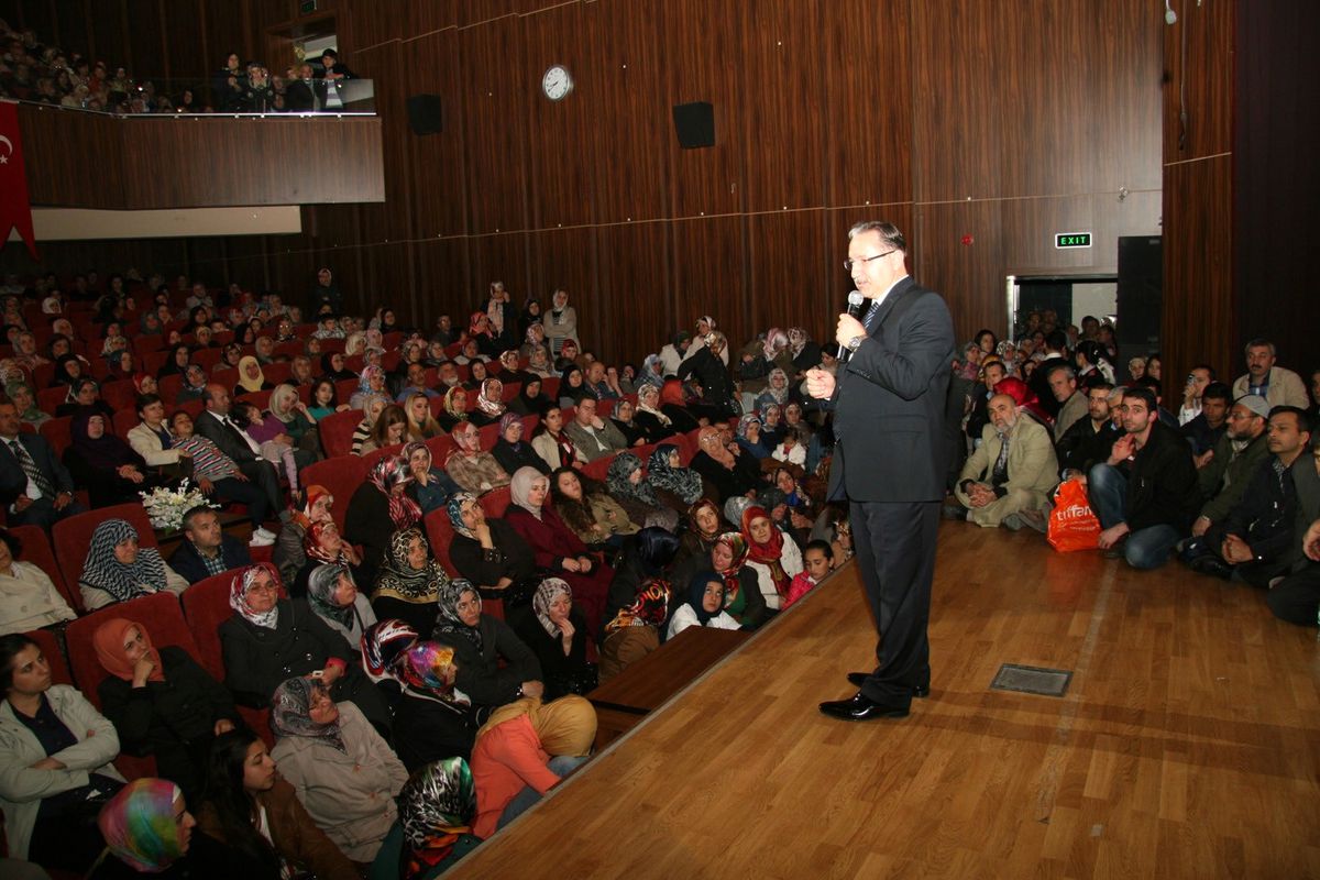 Mustafa Karataş Hayranları Salonu Doldurdu