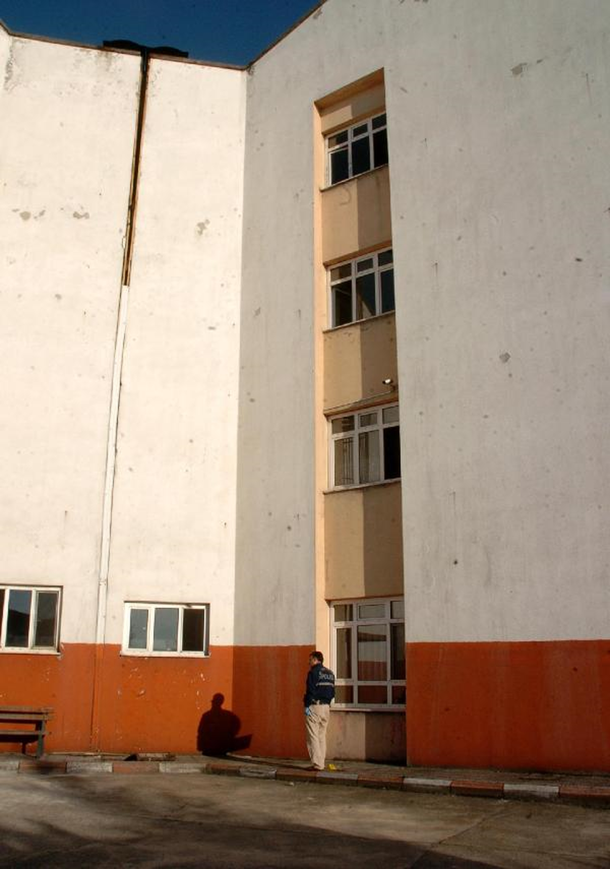 Pansiyonun 2. Katından Atlayan Liseli Kız Öldü