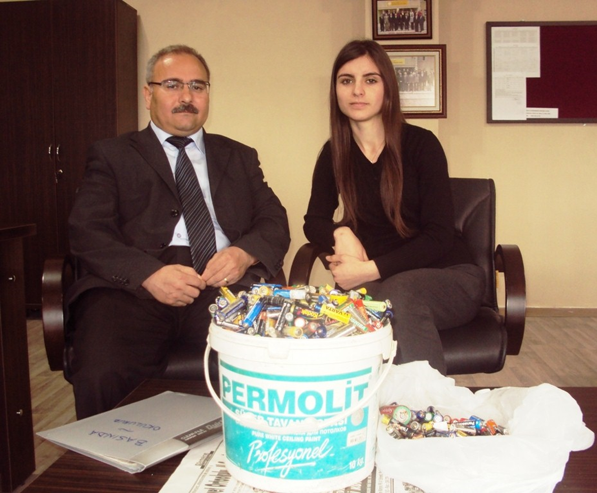 Pil Avcısı Öğrenci Takdir Topladı