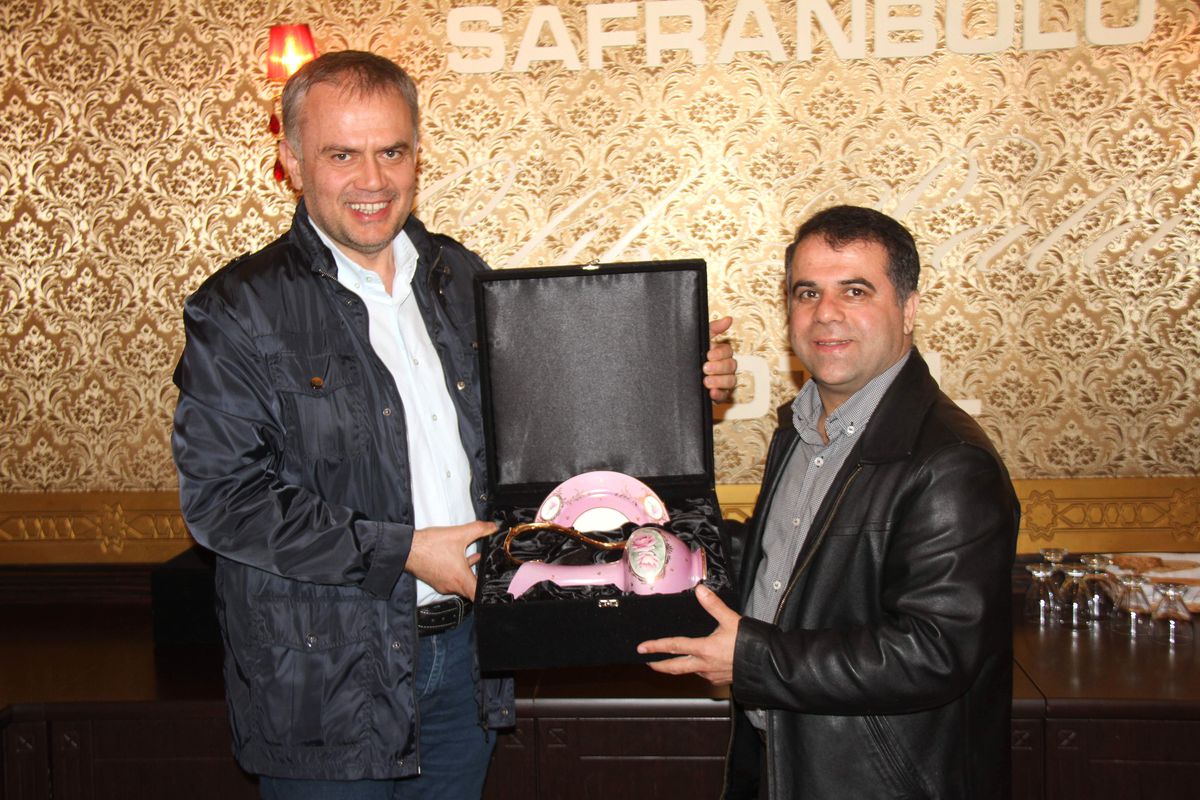 Poyraz\'dan Aksoy\'a Hediye