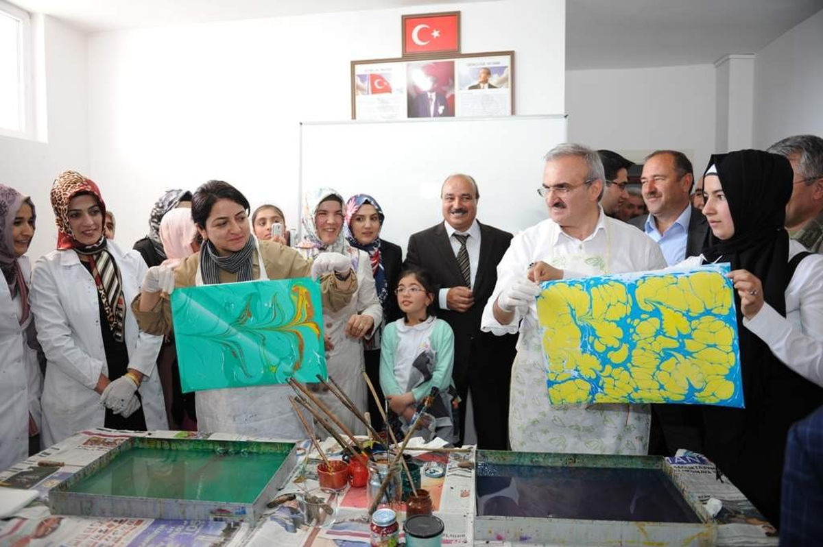 Vali Karaloğlu\'ndan Tüm İlçelere \'Aile Kültür Merkezleri\' Müjdesi