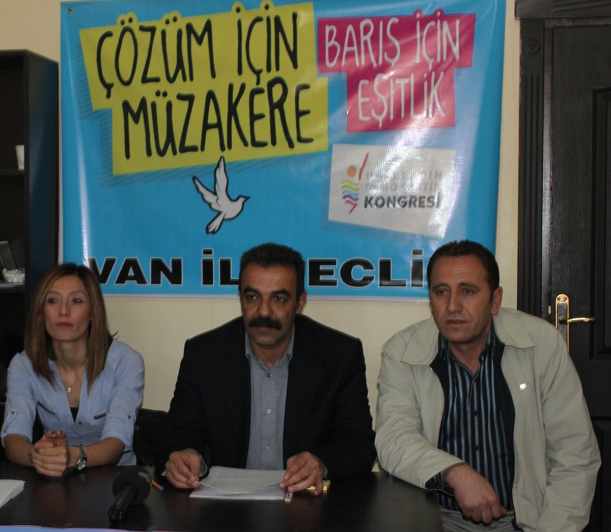 Van\'da Hdk\'dan Barış Sürecine Destek