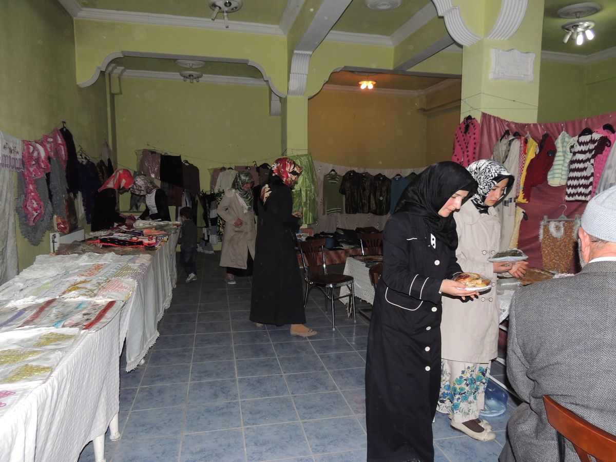 Yapımı Devam Eden Camii İçin Kermes Düzenlendi