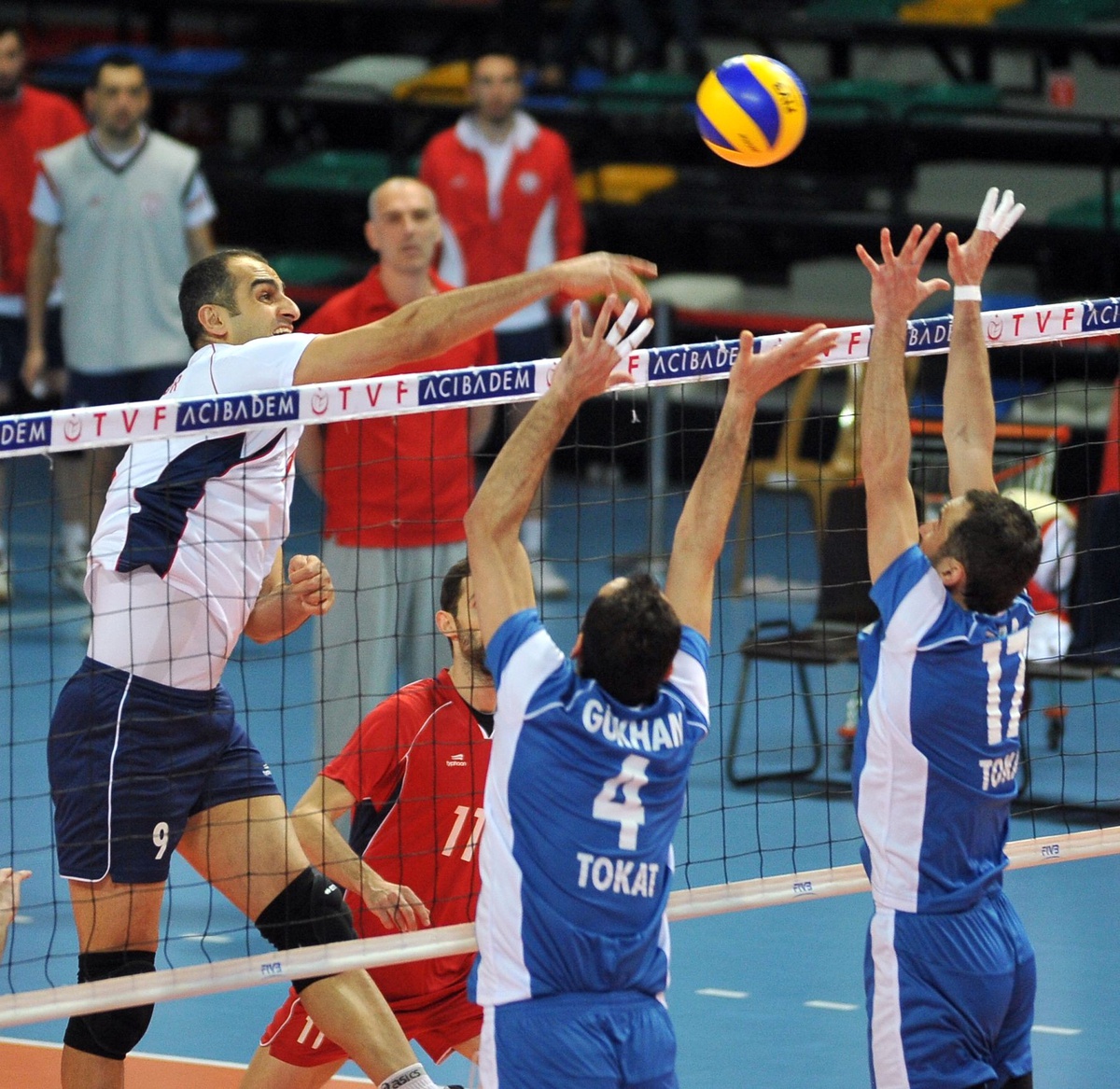 Altınordu Konak Belediyesi Erkek Voleybol Takımı 1. Lige Çıktı