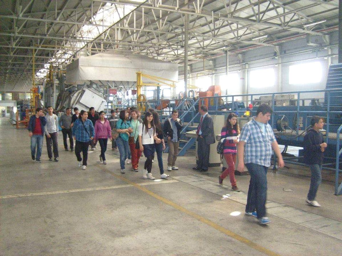 Babalarının Çalıştığı Fabrikaları Gezdiler