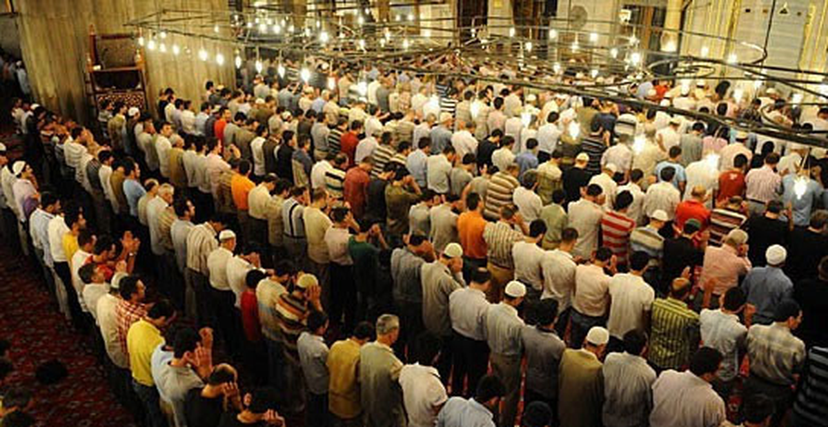 'Çingene Diye Namaza Durmadılar'