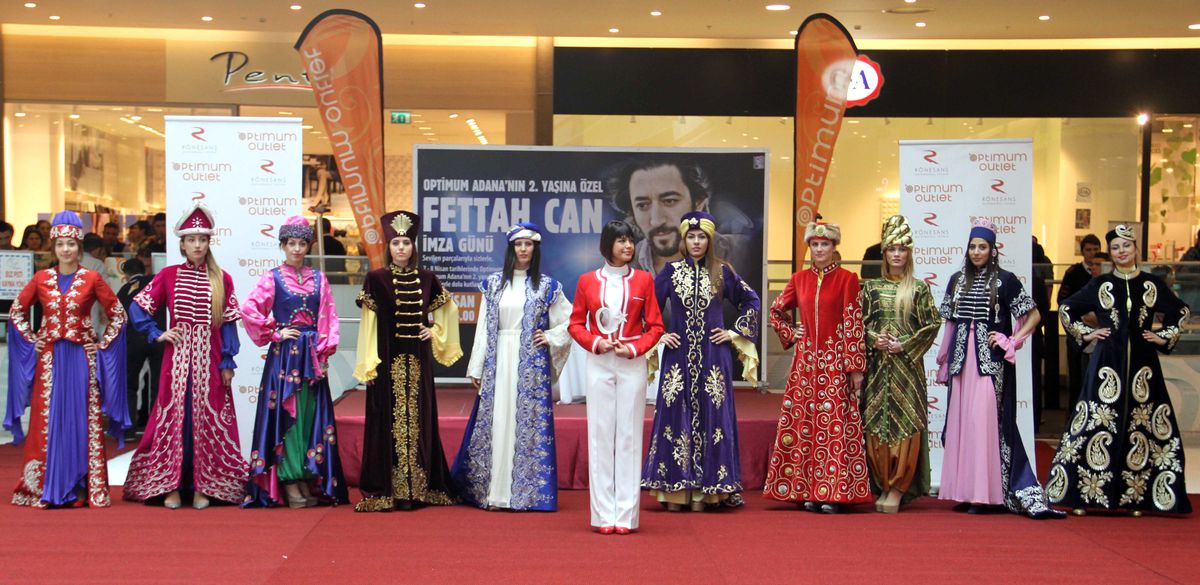 "Her Dem Sultan"La Tarihe Yolculuk