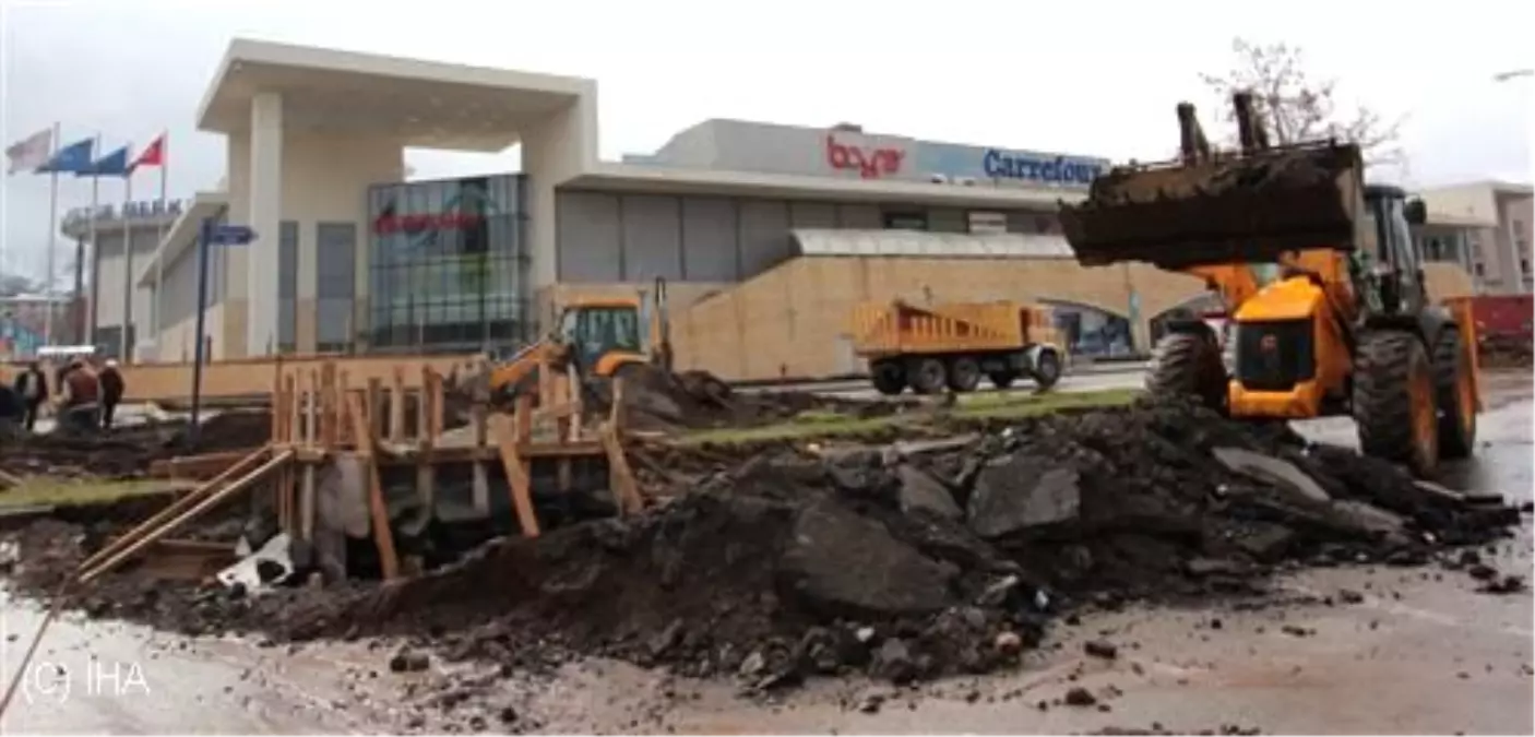 Yenişehir Avm Önüne Altgeçit Yapılıyor