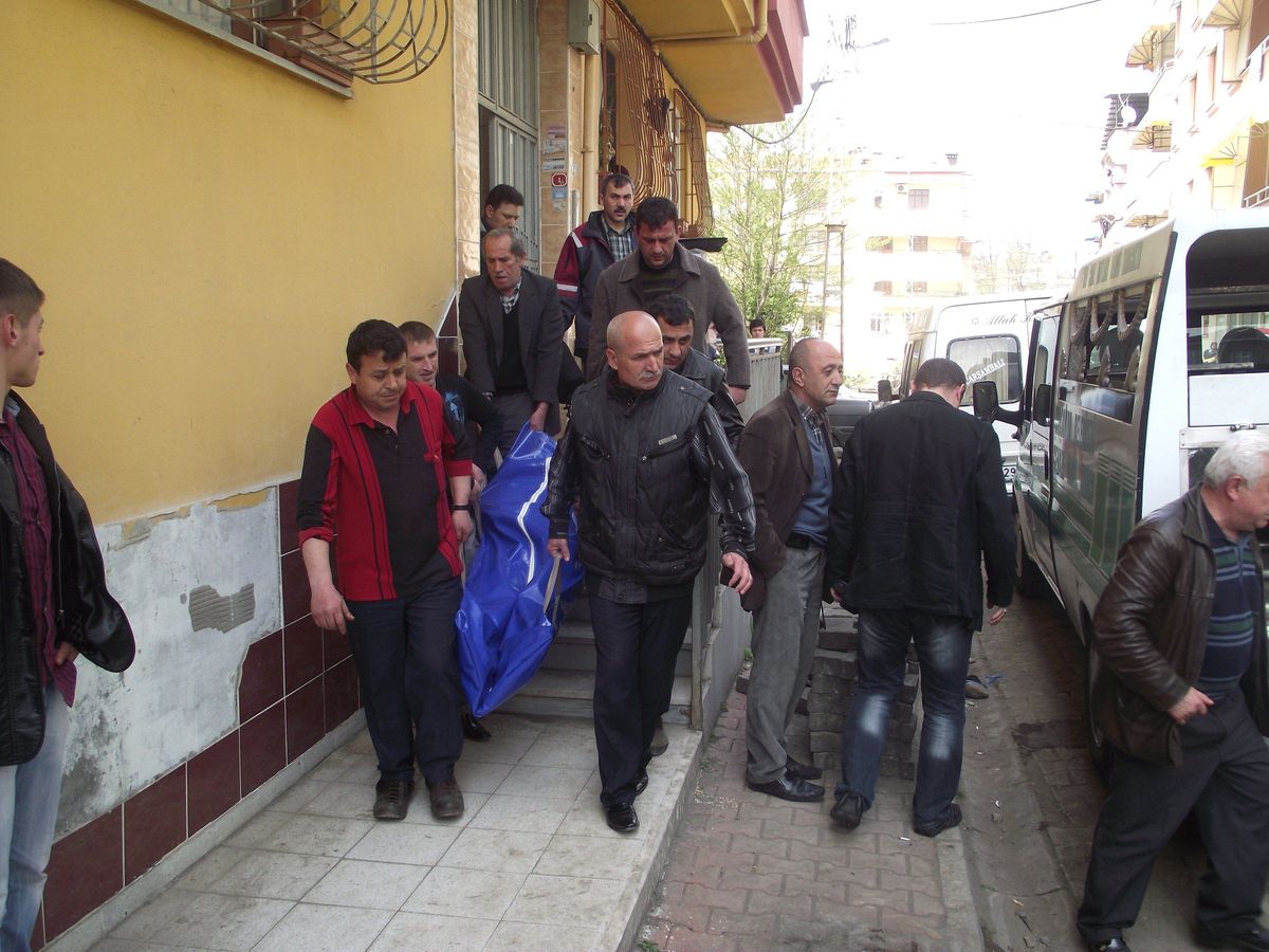 28 Yaşındaki Genç Evinde Ölü Bulundu