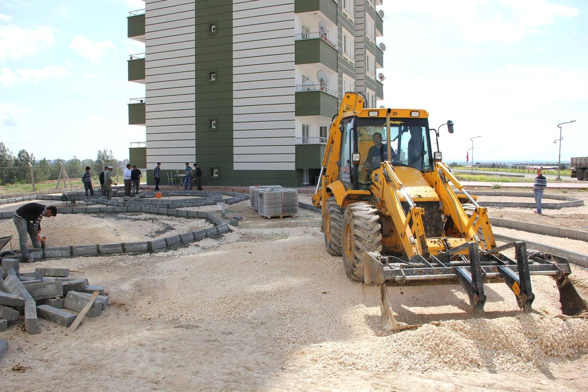 Adıyaman Üniversitesi\'nde İkinci Etap Çevre Düzenleme Çalışmaları