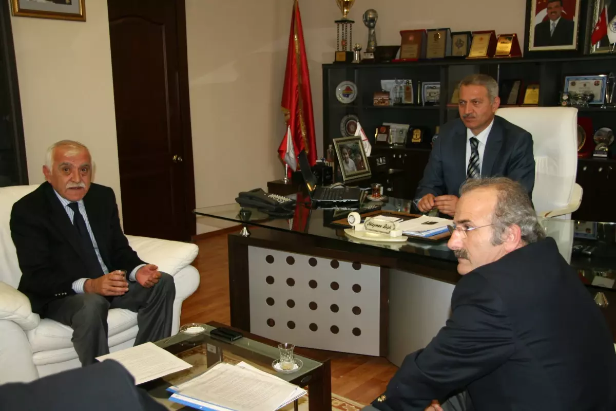 Agdaş Başkan Dişli'yi Ziyaret Etti