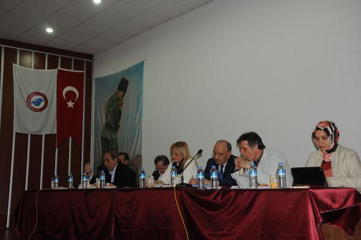 Akil İnsanlar Toplantısında Gerginlik