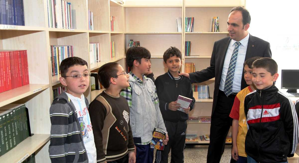 Başkan Altay Okuma Şenliğine Katıldı
