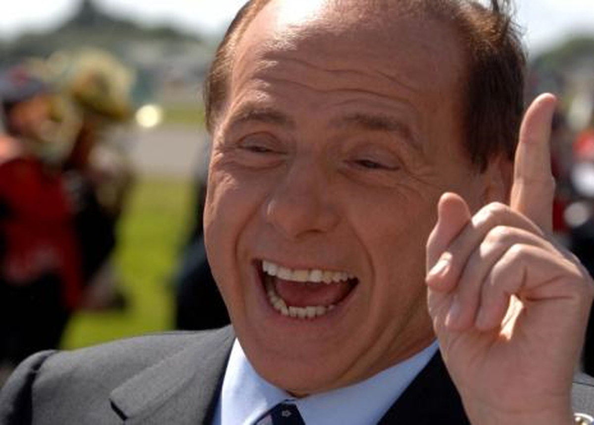 Berlusconi Pes Etmiyor