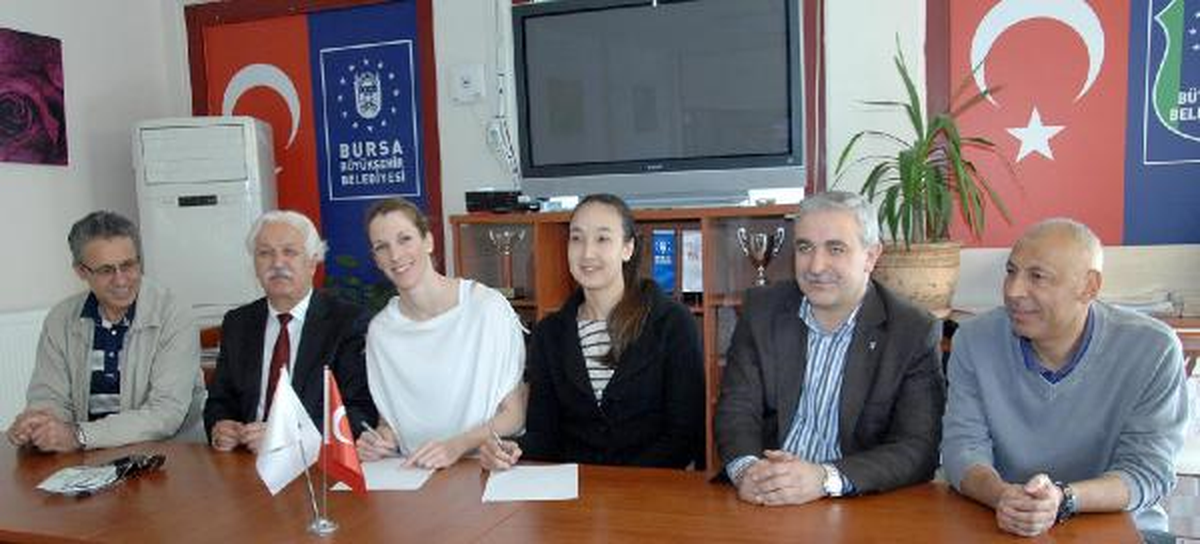 Bursa Büyükşehir\'de Jerkov ve Tiemi İmzaladı