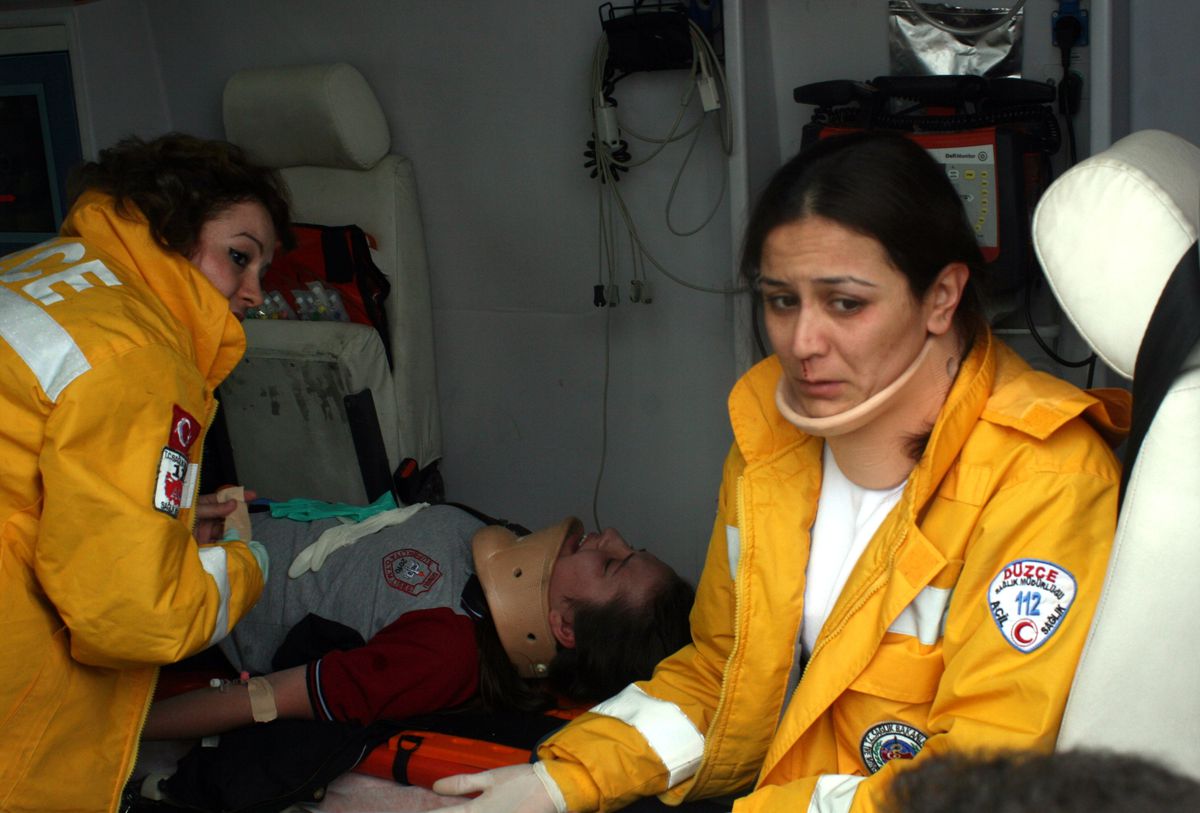 Düzce\'de Ambulans Kaza Yaptı