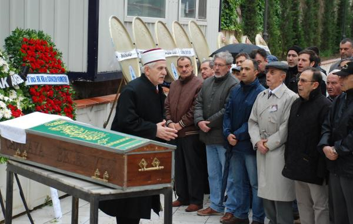 Emekli Korgeneralin Oğlu Kalp Krizinden Öldü