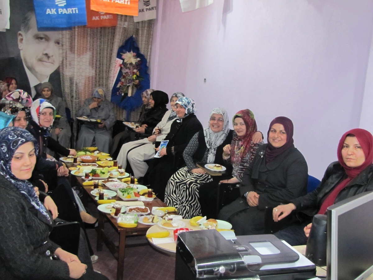 Hisarcık\'ta AK Parti Kadın Kolları Toplantısı