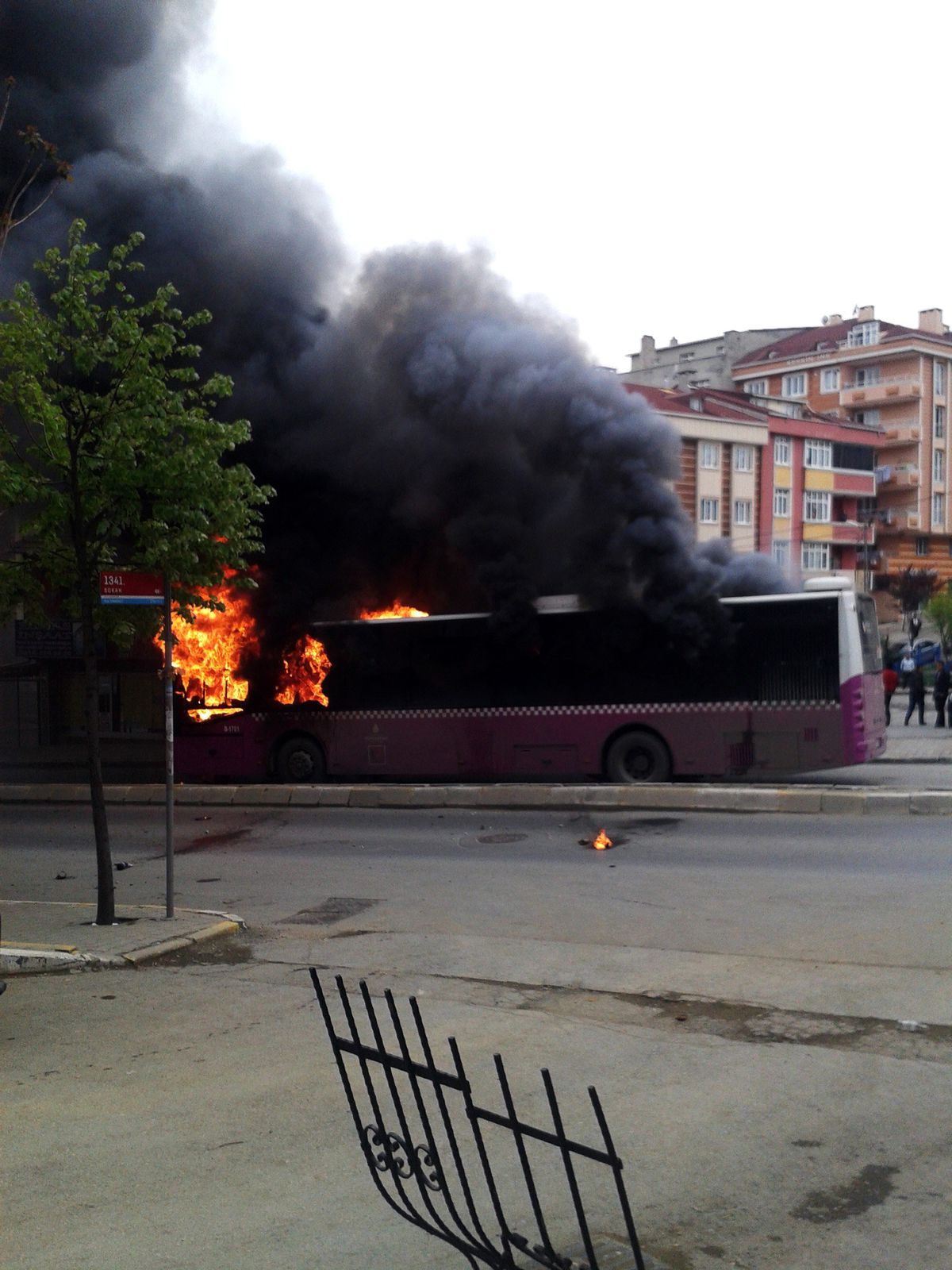 İett Otobüsüne Molotoflu Saldırı