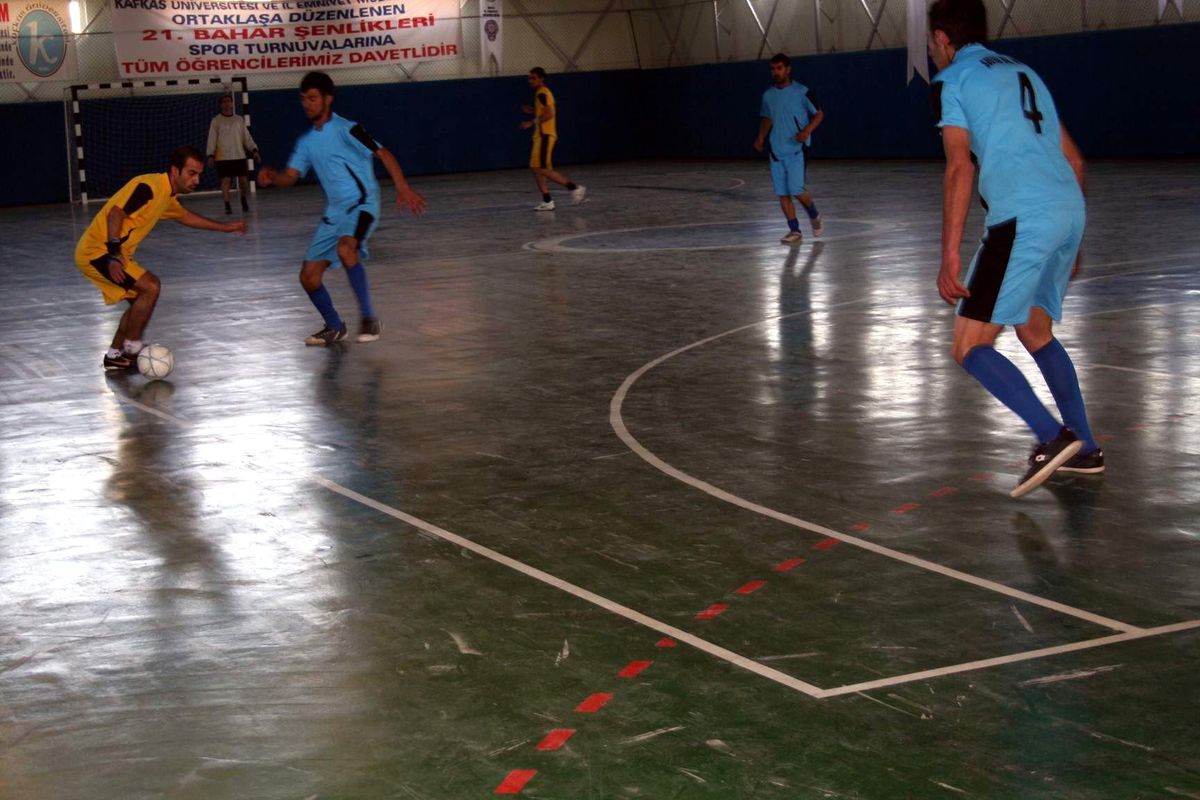 Kars\'ta Futsal Turnuvası