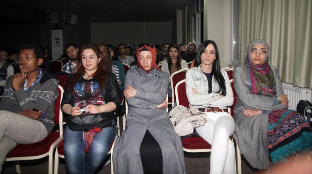 Kazak Öğrenciler Ülkelerini Anlattı