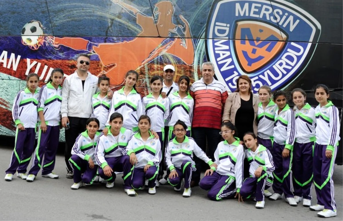 Mimar Sinan Ortaokulu Kız Futbol Takımı Kuruldu