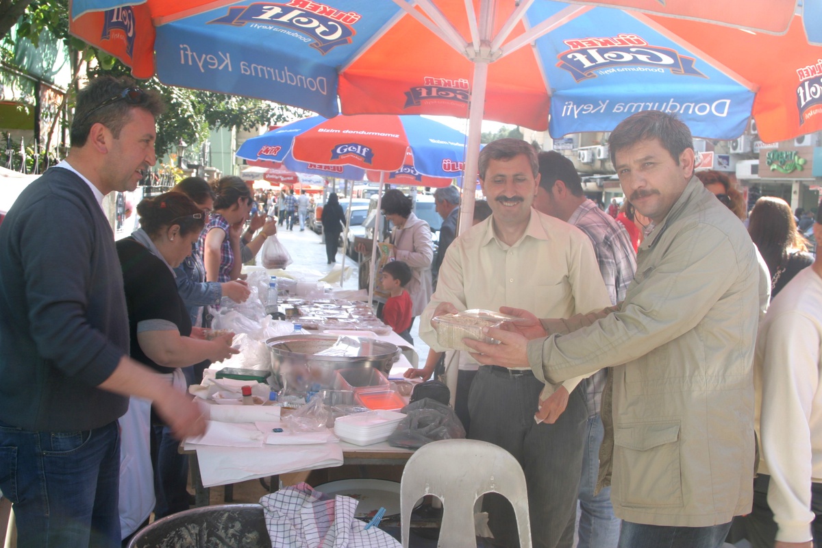 Ödemiş Ortaokulu Yararına Kermes Düzenlendi