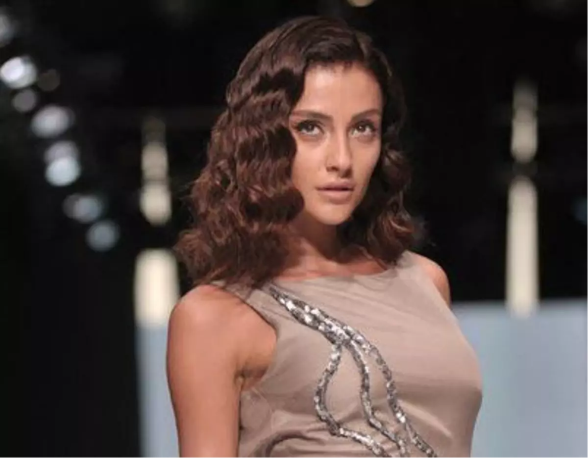 Özge Ulusoy Yeni Bir Aşka Yelken Açtı