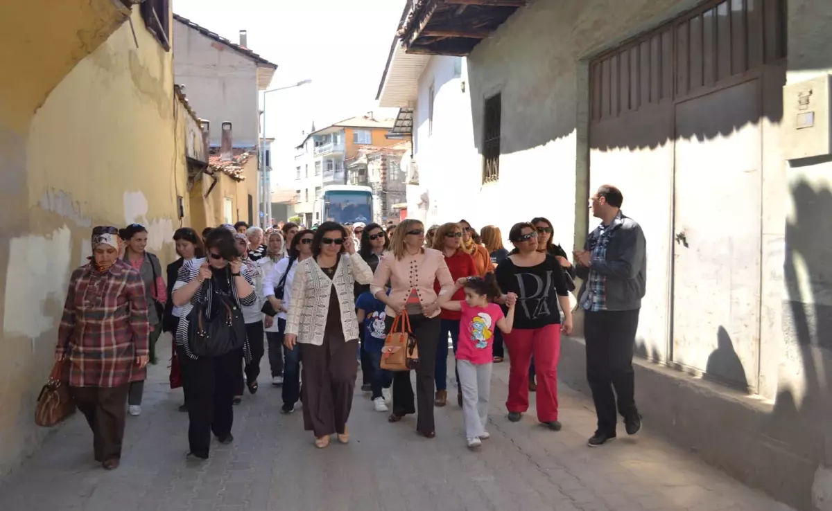 Polis Eşleri Kula'da Buluştu