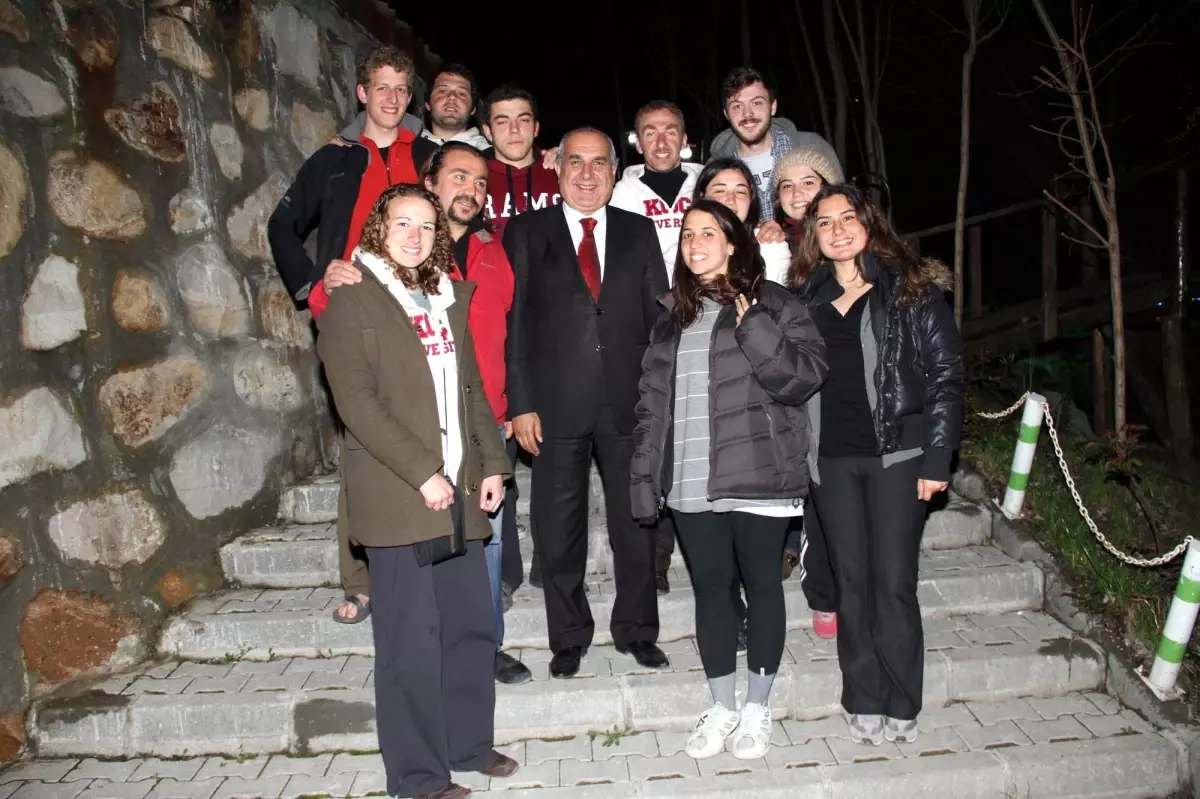 Suşehri Belediye Başkanı Sedat Sel, Koç Üniversitesi Yardım Grubu Öğrencileriyle Biraraya Geldi