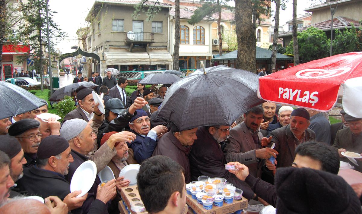 Taşköprü\'de 2 Bin Kişiye Kutlu Doğum Pilavı