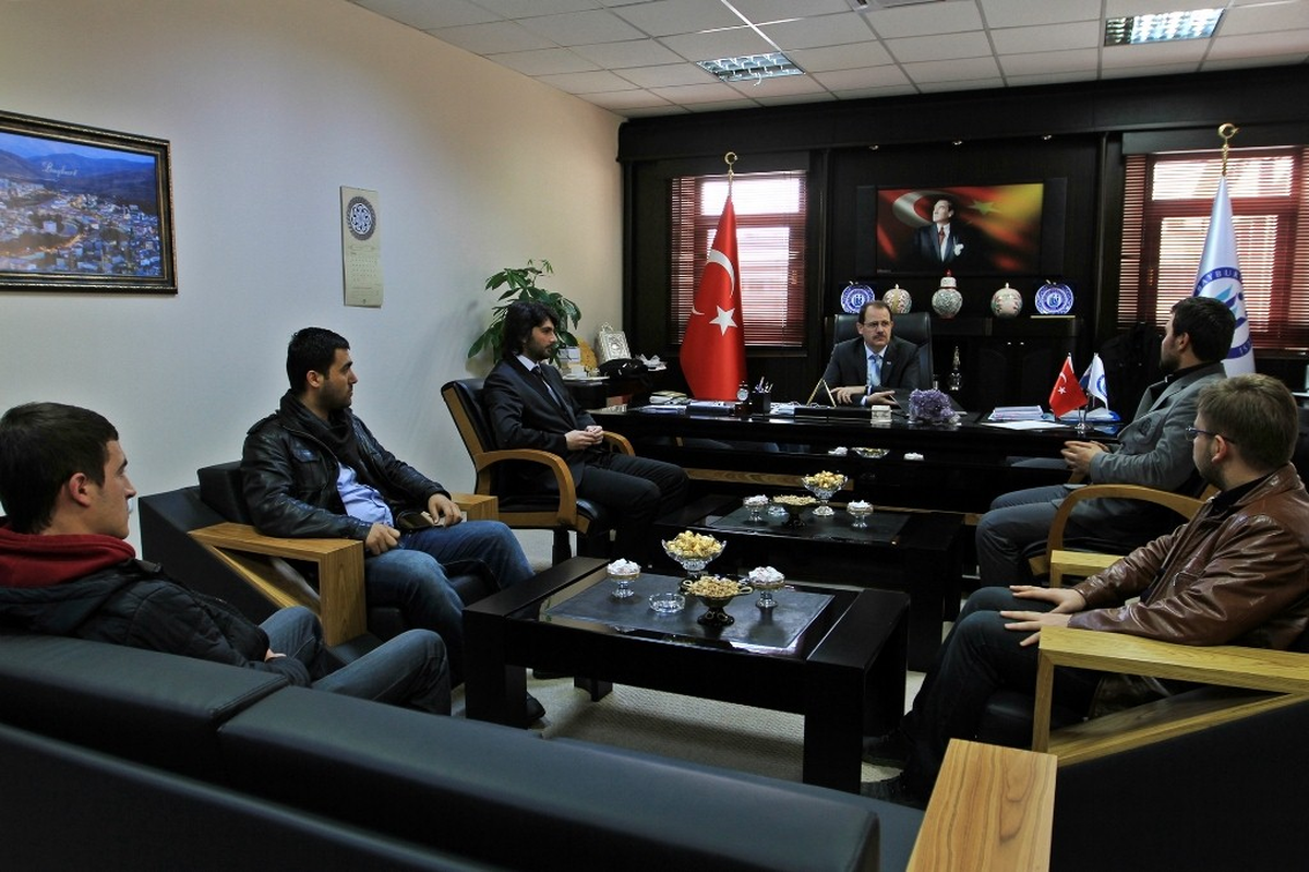 Üniaktif Liderler Kulübü Öğrencilerinden Rektör Coşkun\'a Ziyaret