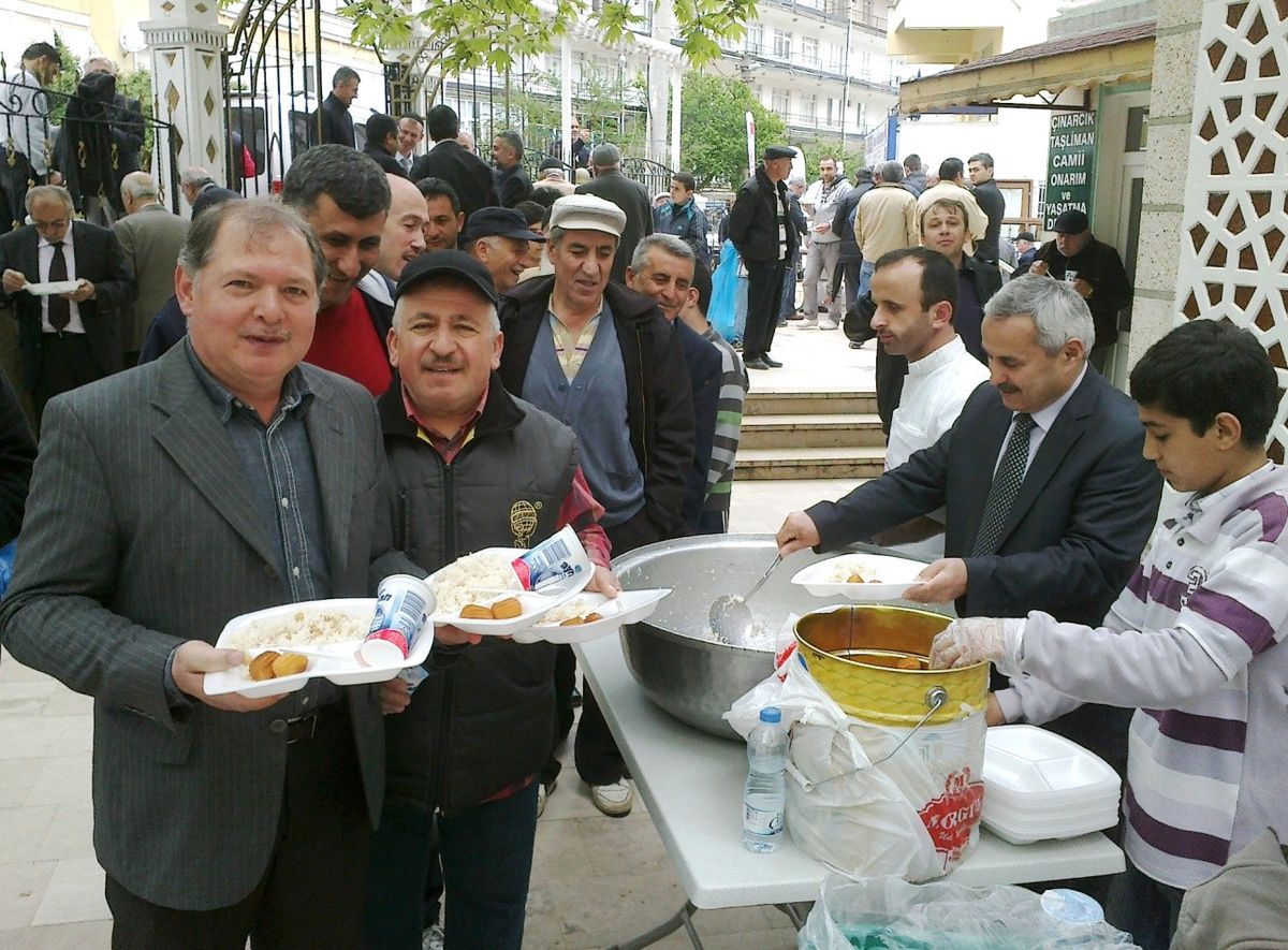 Yalova'da Kutlu Doğum Pilavı