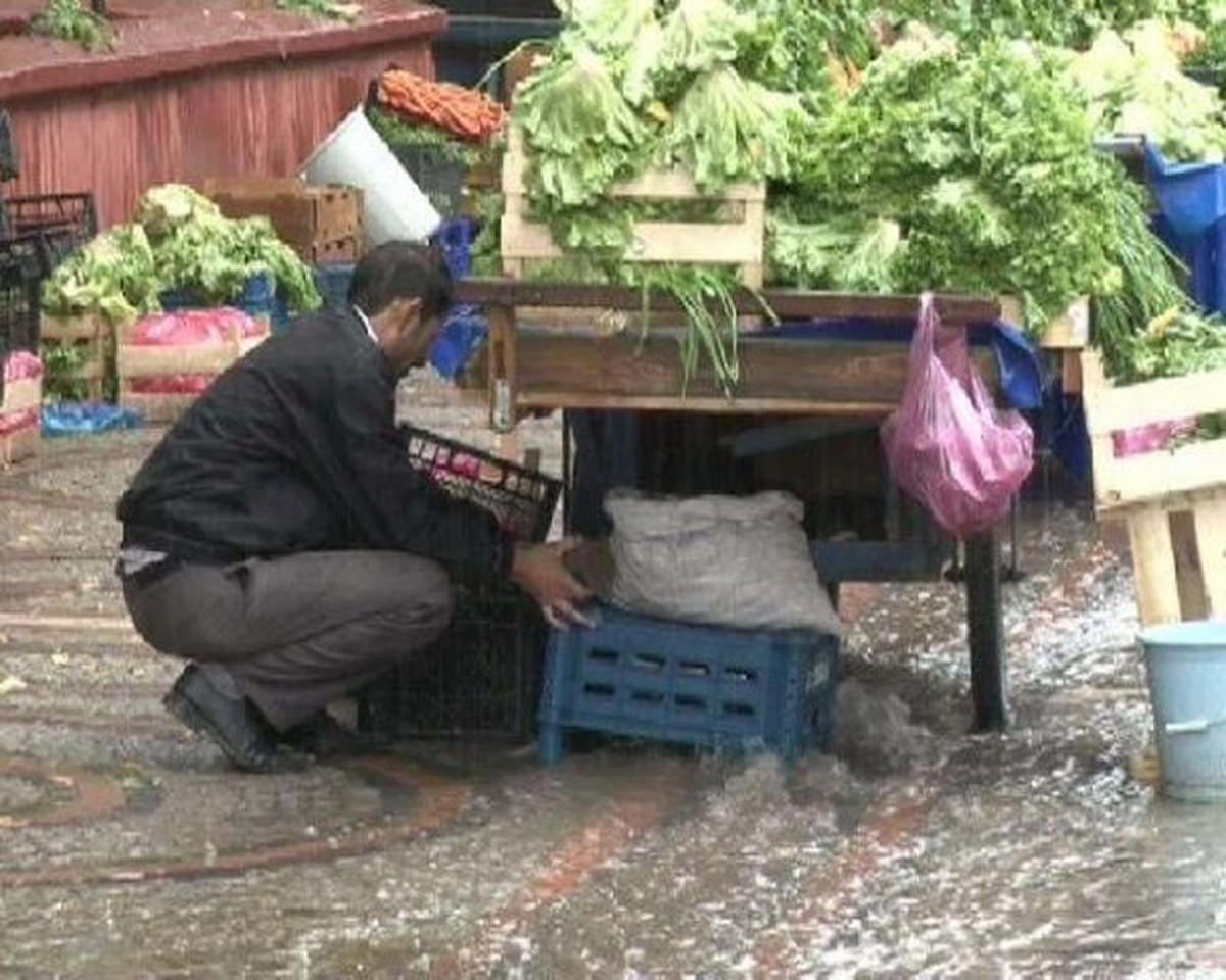Yozgat\'ta Yağmur Caddeleri Göle Çevirdi