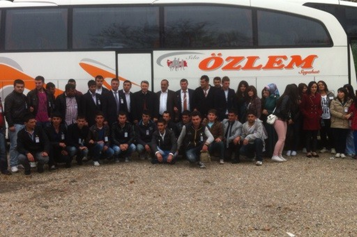 AK Parti Gençlik Kollarından, Milletvekili Üstün\'e Mecliste Ziyaret