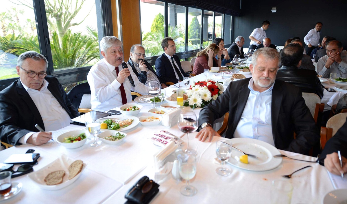 Akaydın\'dan Piyanist Fazıl Say\'a Destek