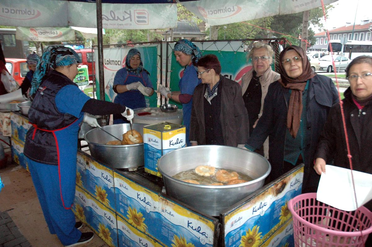 Annelerden Kutlu Doğum Lokması