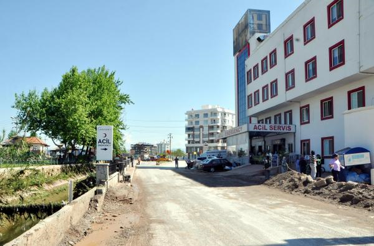 Antalya\'da Felaketin Ardından Yaralar Sarılıyor