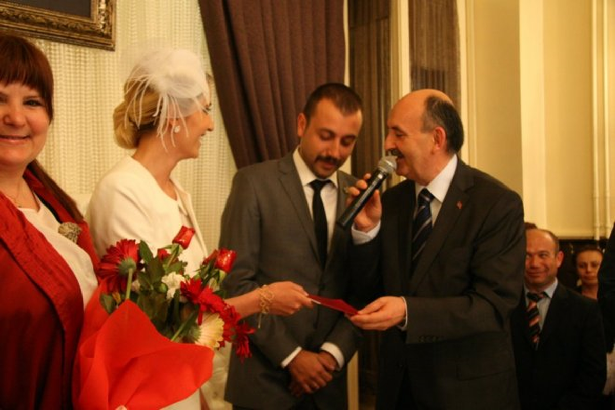 Bakan Müezzinoğlu, Edirne\'de Nikah Şahitliği Yaptı