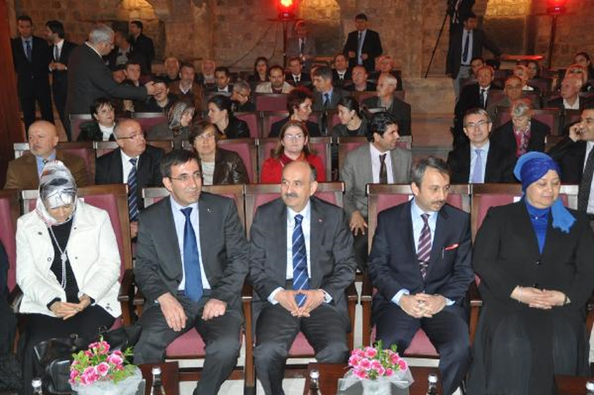 Bakanlar Helva Gecesine Katıldı