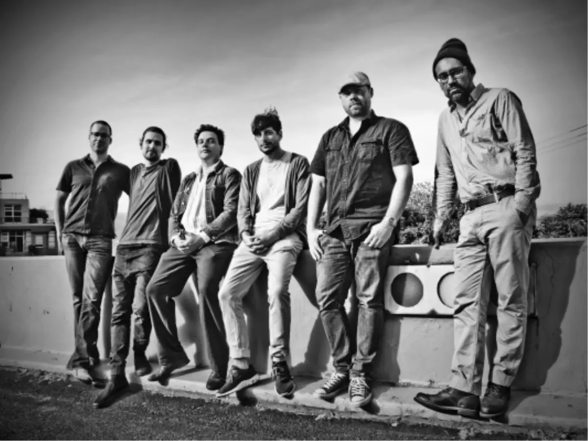 Brasstronaut, Kendine Has Müziğiyle Salon\'da