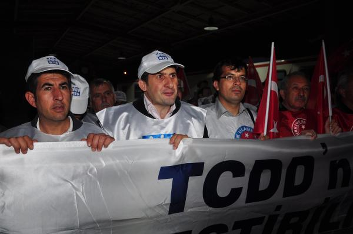 Demiryolu Çalışanları İş Bıraktı