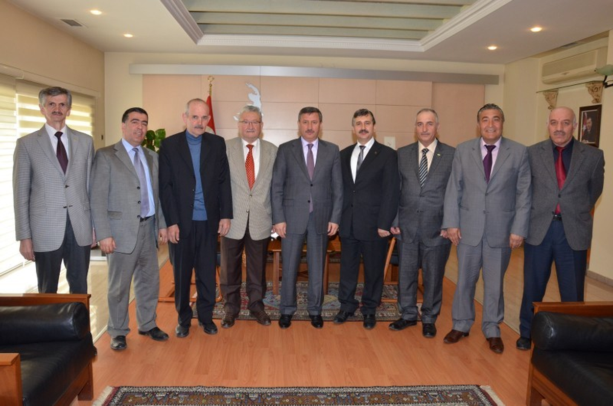 Demokrat Parti İl Teşkilatı Vali Yılmaz\'ı Ziyaret Etti